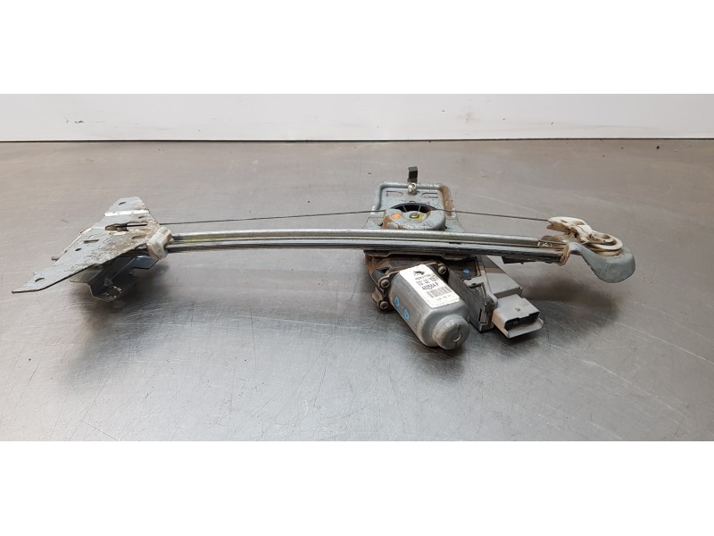 Recambio de elevalunas trasero derecho para peugeot 307 (s1) xs referencia OEM IAM 400584P   Recambio de elevalunas trasero derecho para peugeot 307 (s1) xs referencia OEM IAM 400584P