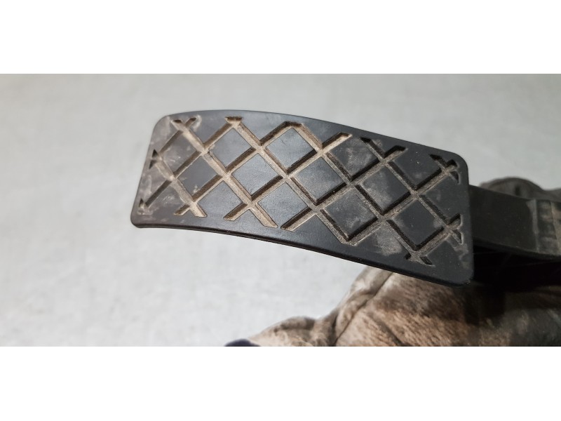 Recambio de pedal acelerador para volkswagen crafter kasten (sy) furgón 35 bl ta fwd referencia OEM IAM 2N1721503  