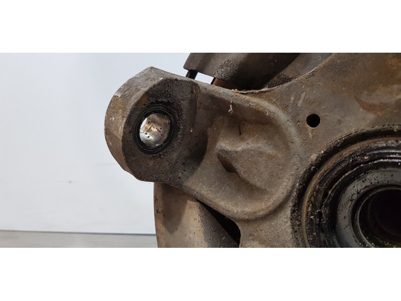 Recambio de mangueta delantera izquierda para ssangyong rexton 270 xdi limited referencia OEM IAM 4121008130  