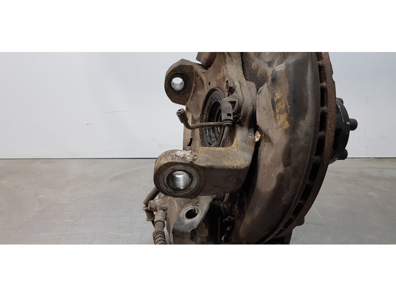 Recambio de mangueta delantera izquierda para ssangyong rexton 270 xdi limited referencia OEM IAM 4121008130  