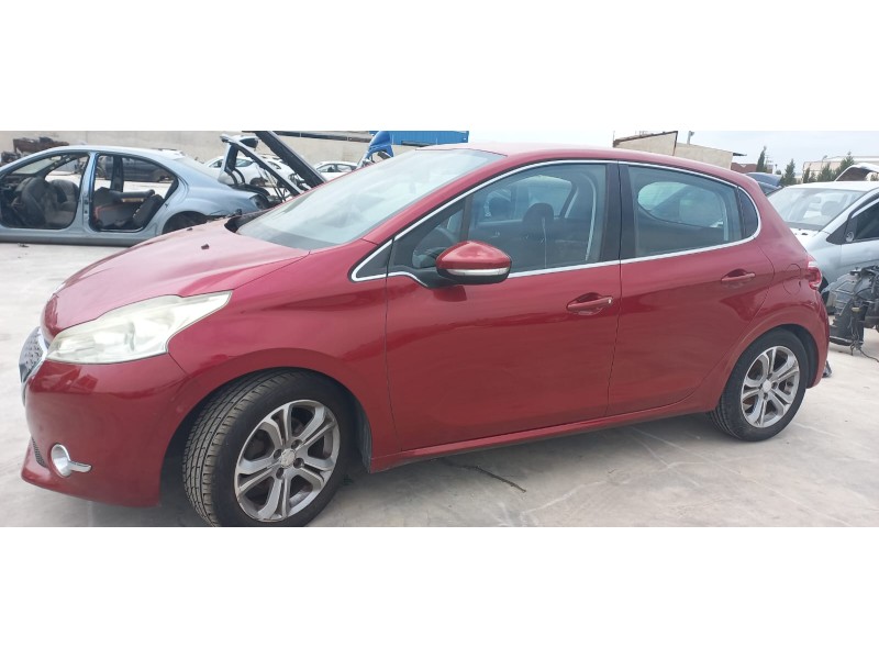 peugeot 208 del año 2012