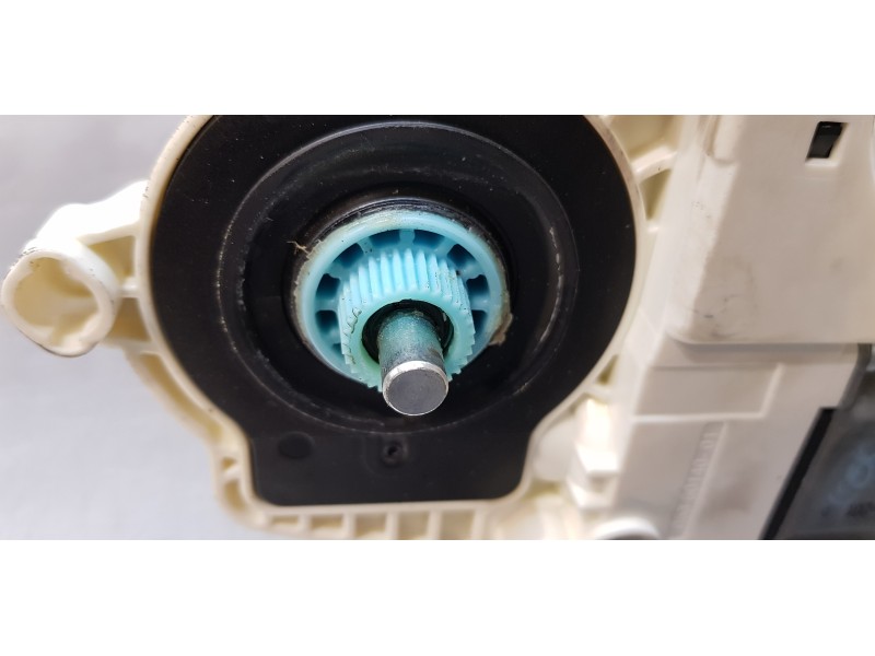 Recambio de motor elevalunas trasero derecho para skoda superb combi (3t5) comfort referencia OEM IAM 8K0959812A   Recambio de motor elevalunas trasero derecho para skoda superb combi (3t5) comfort referencia OEM IAM 8K0959812A