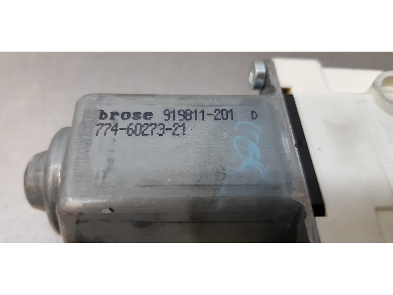 Recambio de motor elevalunas trasero derecho para skoda superb combi (3t5) comfort referencia OEM IAM 8K0959812A   Recambio de motor elevalunas trasero derecho para skoda superb combi (3t5) comfort referencia OEM IAM 8K0959812A