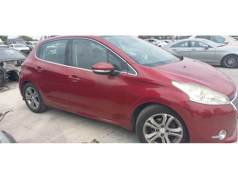 peugeot 208 del año 2012