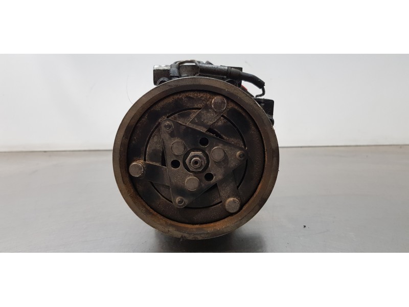 Recambio de compresor aire acondicionado para dacia sandero básico referencia OEM IAM 8200866441  