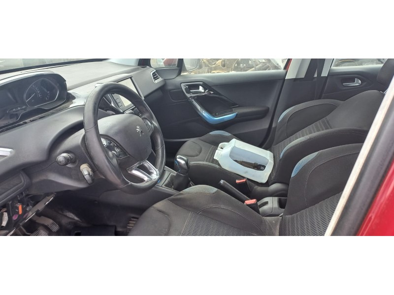 peugeot 208 del año 2012