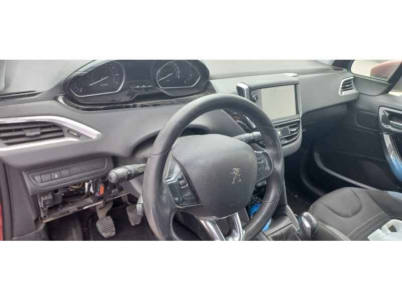 peugeot 208 del año 2012