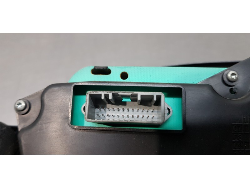 Recambio de cuadro instrumentos para dacia sandero básico referencia OEM IAM 248104802R  