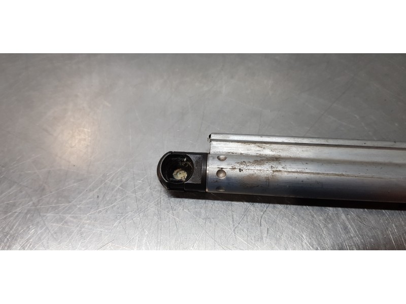 Recambio de amortiguadores maletero / porton para volvo c70 cabriolet t5 summum referencia OEM IAM 30633693  