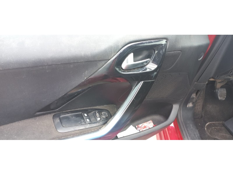 peugeot 208 del año 2012