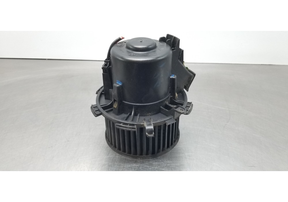 Recambio de motor calefaccion para renault mascott fg 160. 35/55/65 cabina individual referencia OEM IAM 7701057555   Recambio de motor calefaccion para renault mascott fg 160. 35/55/65 cabina individual referencia OEM IAM 7701057555