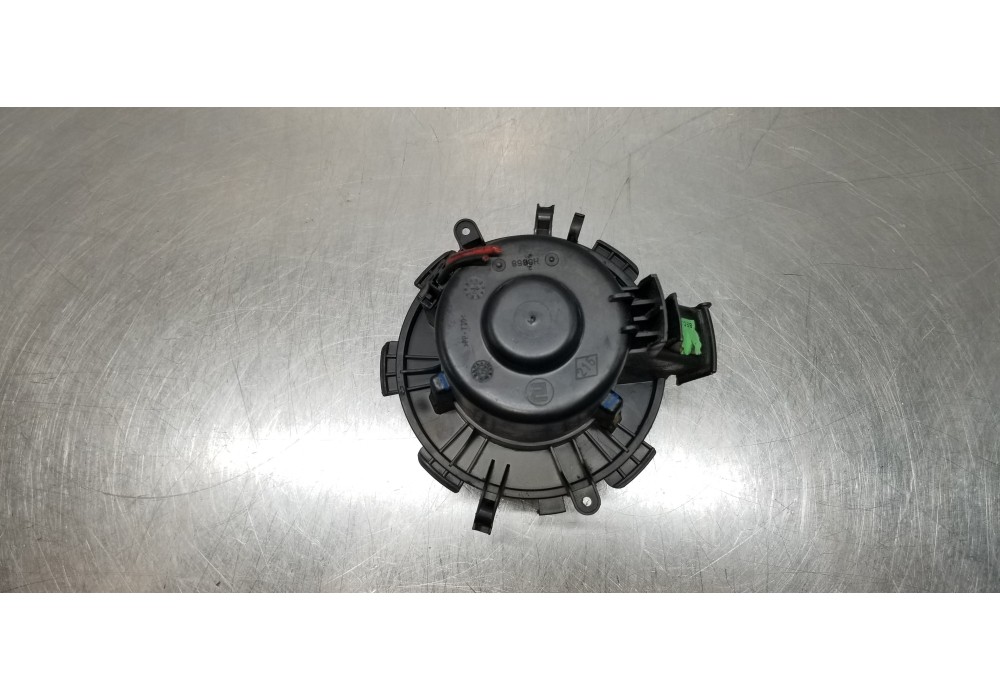 Recambio de motor calefaccion para renault mascott fg 160. 35/55/65 cabina individual referencia OEM IAM 7701057555   Recambio de motor calefaccion para renault mascott fg 160. 35/55/65 cabina individual referencia OEM IAM 7701057555