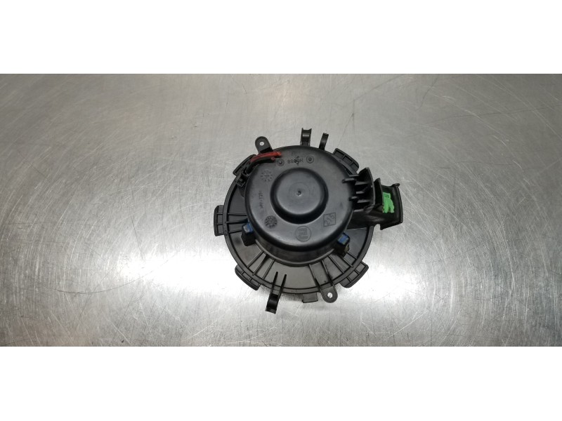 Recambio de motor calefaccion para renault mascott fg 160. 35/55/65 cabina individual referencia OEM IAM 7701057555   Recambio de motor calefaccion para renault mascott fg 160. 35/55/65 cabina individual referencia OEM IAM 7701057555