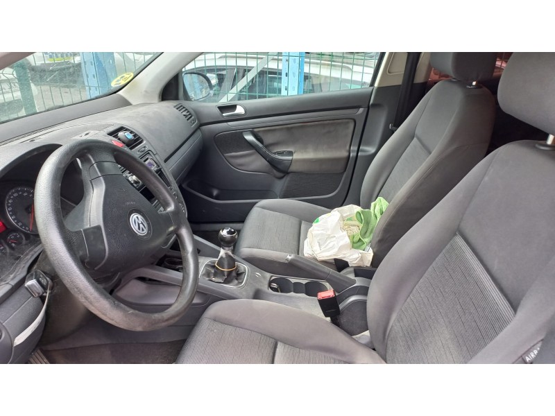 volkswagen golf v berlina (1k1) del año 2006