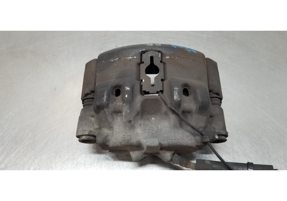 Recambio de pinza freno delantera derecha para renault mascott fg 160. 35/55/65 cabina individual referencia OEM IAM 5001867469 