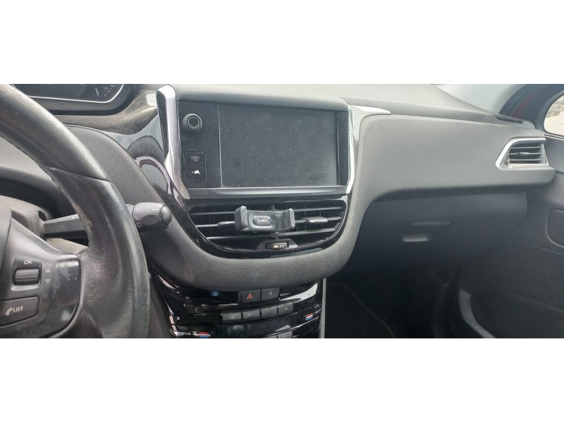 peugeot 208 del año 2012