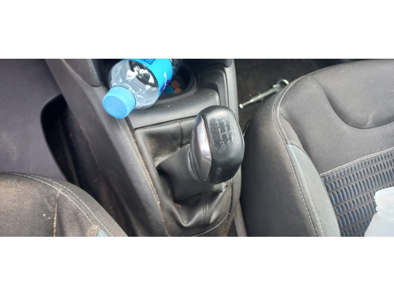 peugeot 208 del año 2012