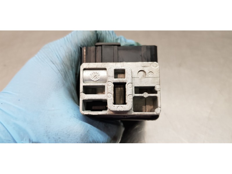 Recambio de antirrobo para renault scenic ii dynamique referencia OEM IAM 8200604932  