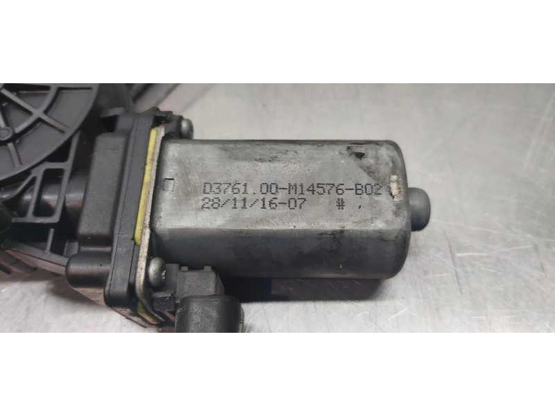 Recambio de elevalunas delantero izquierdo para iveco daily caja cerrada furgon ´2017 referencia OEM IAM 5801901053   Recambio de elevalunas delantero izquierdo para iveco daily caja cerrada furgon ´2017 referencia OEM IAM 5801901053