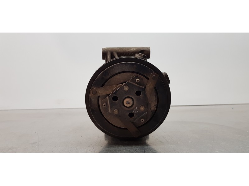 Recambio de compresor aire acondicionado para renault scenic ii dynamique referencia OEM IAM 8200678499  