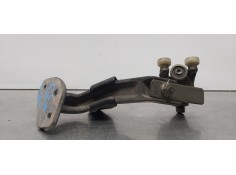 Recambio de soporte / guia puerta corredera para iveco daily caja cerrada furgon ´2017 referencia OEM IAM 3804791   2