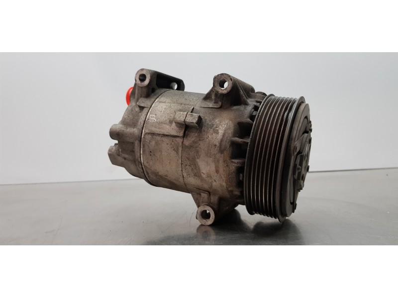 Recambio de compresor aire acondicionado para renault scenic ii dynamique referencia OEM IAM 8200678499  