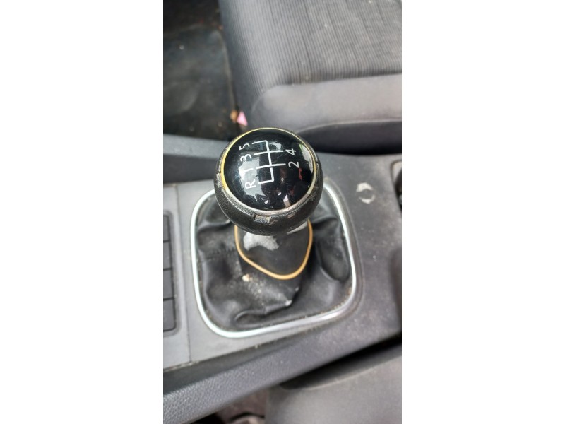 volkswagen golf v berlina (1k1) del año 2006