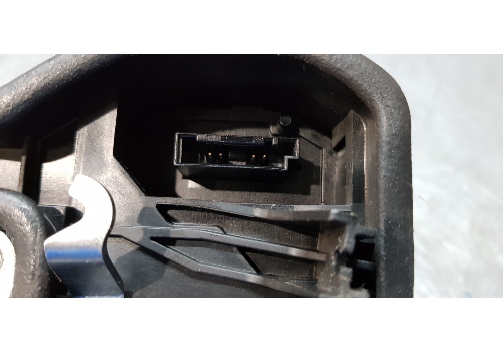 Recambio de cerradura puerta delantera izquierda para bmw serie 1 lim. (f20) 116d efficientdynamics edition referencia OEM IAM 7 Recambio de cerradura puerta delantera izquierda para bmw serie 1 lim. (f20) 116d efficientdynamics edition referencia OEM IAM 7