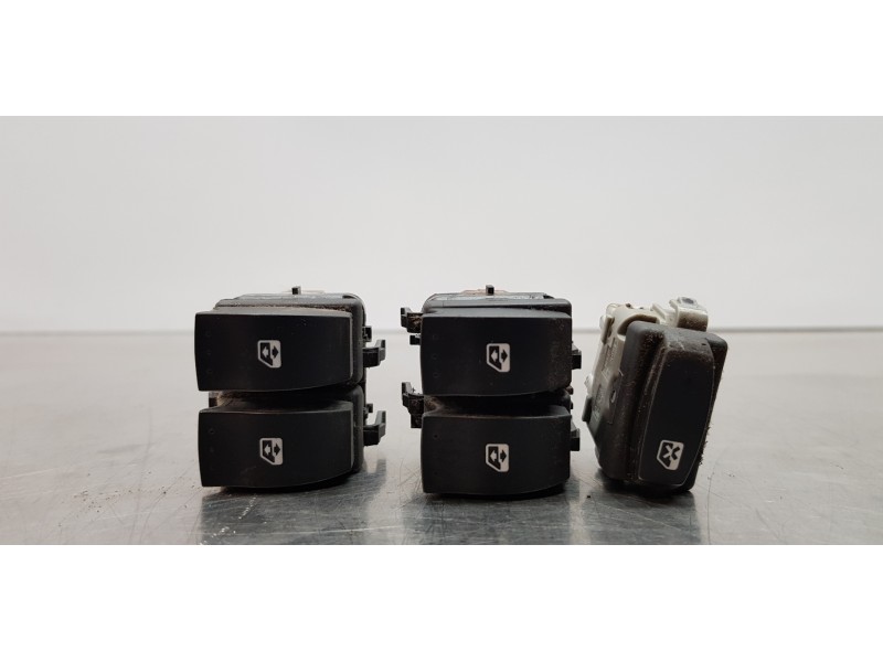 Recambio de mando elevalunas delantero izquierdo para renault scenic ii dynamique referencia OEM IAM 8200315050 8200315042 82003