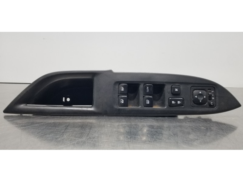 Recambio de mando elevalunas delantero izquierdo para mitsubishi outlander (gf0) motion 2wd referencia OEM IAM 8608A347  