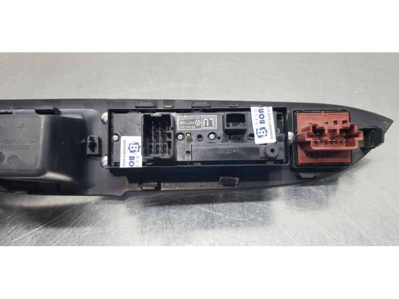 Recambio de mando elevalunas delantero izquierdo para mitsubishi outlander (gf0) motion 2wd referencia OEM IAM 8608A347  