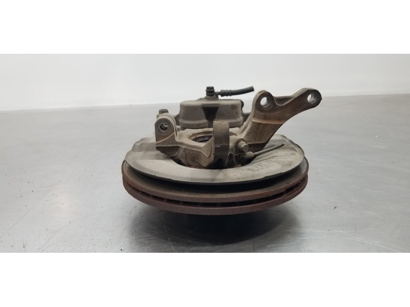 Recambio de mangueta delantera derecha para mitsubishi outlander (gf0) motion 2wd referencia OEM IAM 3870A008  