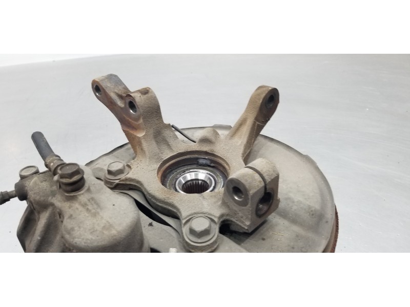 Recambio de mangueta delantera derecha para mitsubishi outlander (gf0) motion 2wd referencia OEM IAM 3870A008  