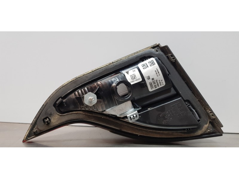 Recambio de piloto trasero derecho interior para opel zafira tourer expression referencia OEM IAM 13386606  