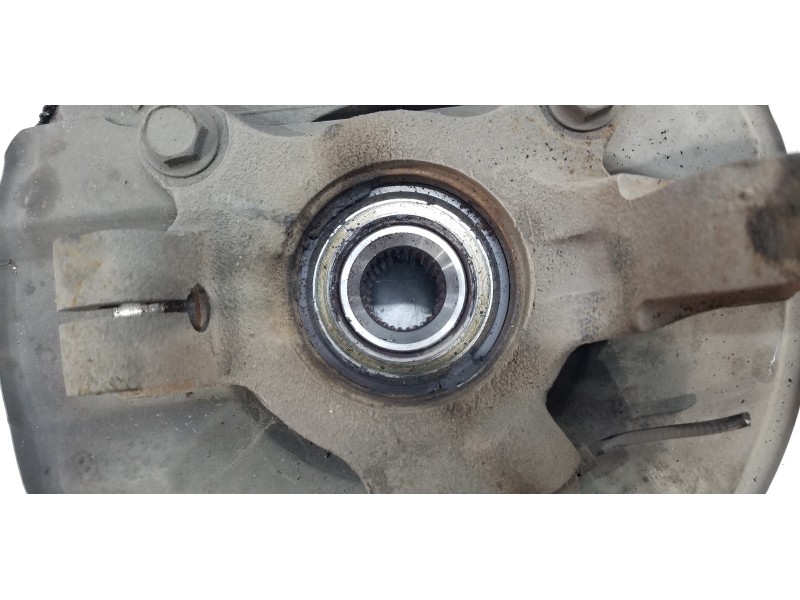 Recambio de mangueta delantera derecha para mitsubishi outlander (gf0) motion 2wd referencia OEM IAM 3870A008  