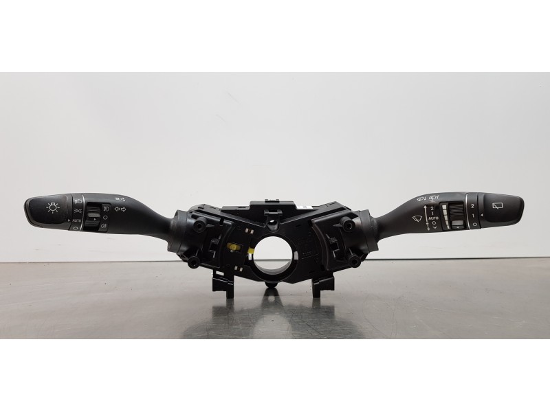 Recambio de mando multifuncion para hyundai kona klass 2wd referencia OEM IAM 93403J9960  