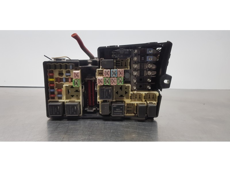 Recambio de caja reles / fusibles para volvo v50 familiar 2.4 kinetic referencia OEM IAM 8688040   Recambio de caja reles / fusibles para volvo v50 familiar 2.4 kinetic referencia OEM IAM 8688040