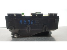 Recambio de caja reles / fusibles para volvo v50 familiar 2.4 kinetic referencia OEM IAM 8688040   2