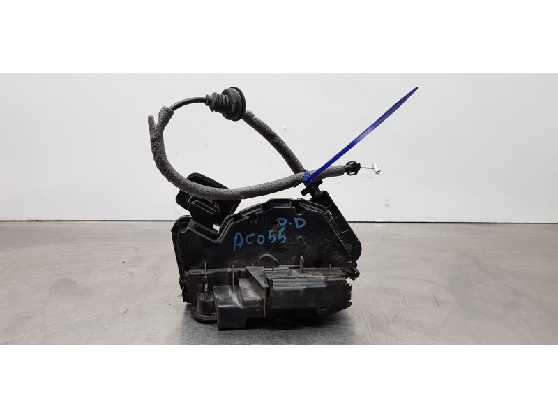 Recambio de cerradura puerta delantera derecha para volkswagen caddy ocio comfortline bmt referencia OEM IAM 5TB837016A   Recambio de cerradura puerta delantera derecha para volkswagen caddy ocio comfortline bmt referencia OEM IAM 5TB837016A