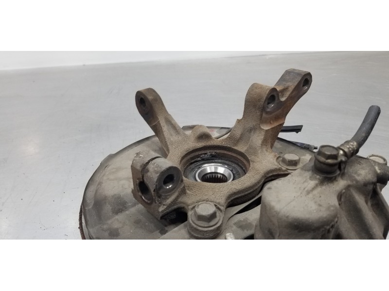 Recambio de mangueta delantera izquierda para mitsubishi outlander (gf0) motion 2wd referencia OEM IAM 3870A007  