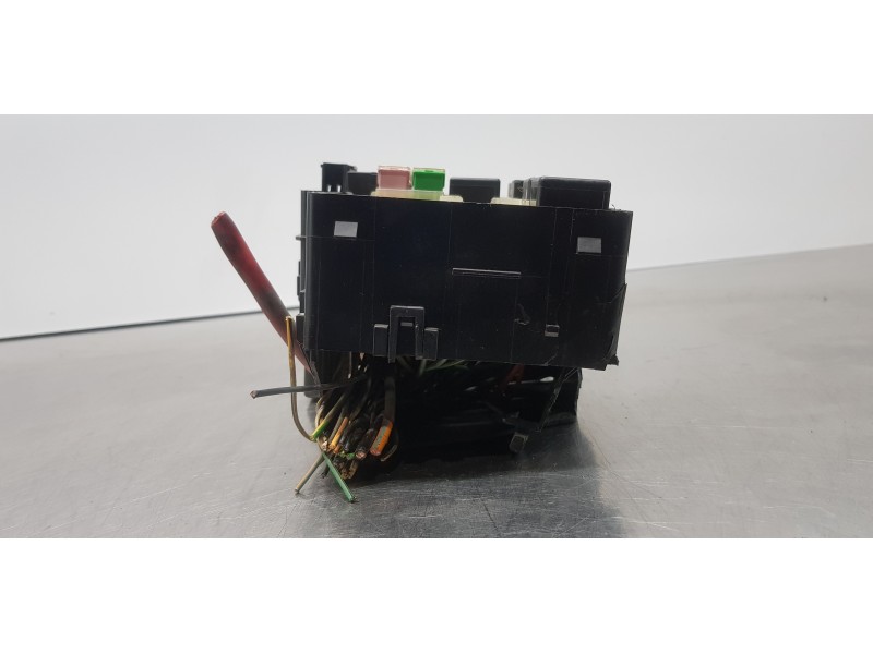 Recambio de caja reles / fusibles para volvo v50 familiar 2.4 kinetic referencia OEM IAM 8688040   Recambio de caja reles / fusibles para volvo v50 familiar 2.4 kinetic referencia OEM IAM 8688040