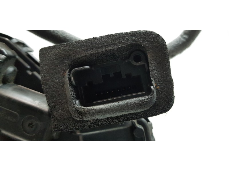 Recambio de cerradura puerta delantera derecha para volkswagen caddy ocio comfortline bmt referencia OEM IAM 5TB837016A   Recambio de cerradura puerta delantera derecha para volkswagen caddy ocio comfortline bmt referencia OEM IAM 5TB837016A