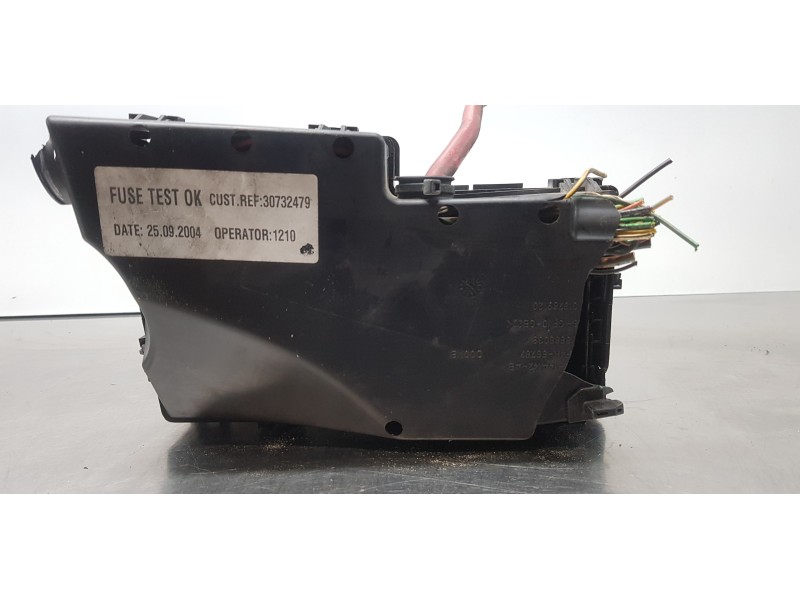 Recambio de caja reles / fusibles para volvo v50 familiar 2.4 kinetic referencia OEM IAM 8688040   Recambio de caja reles / fusibles para volvo v50 familiar 2.4 kinetic referencia OEM IAM 8688040