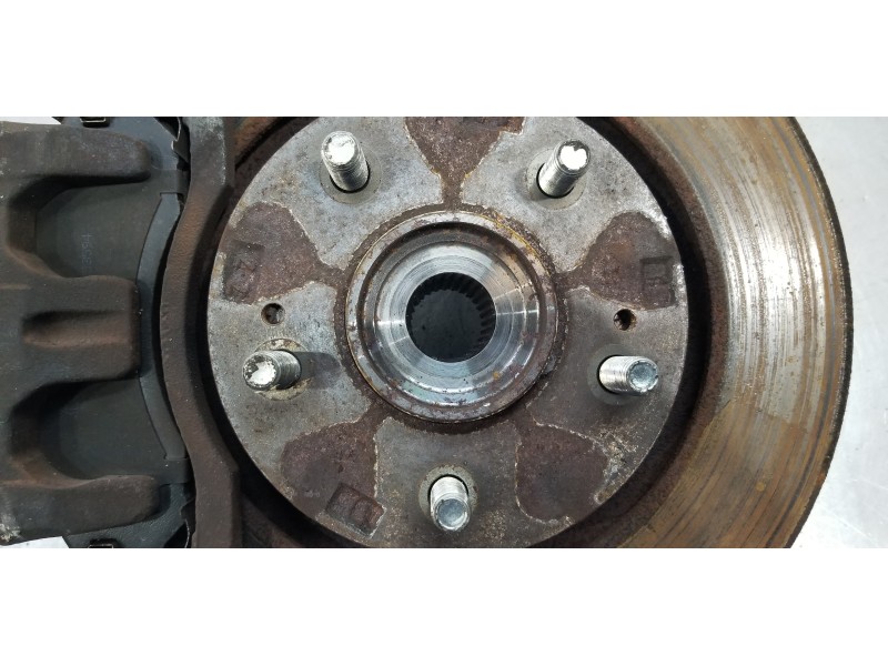 Recambio de mangueta delantera izquierda para mitsubishi outlander (gf0) motion 2wd referencia OEM IAM 3870A007  