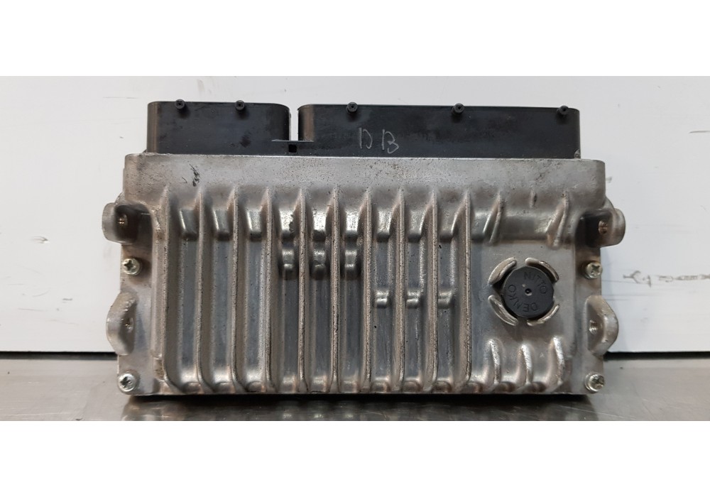 Recambio de centralita motor uce para toyota auris touring sports (e18) hybrid active referencia OEM IAM 896610Z750  