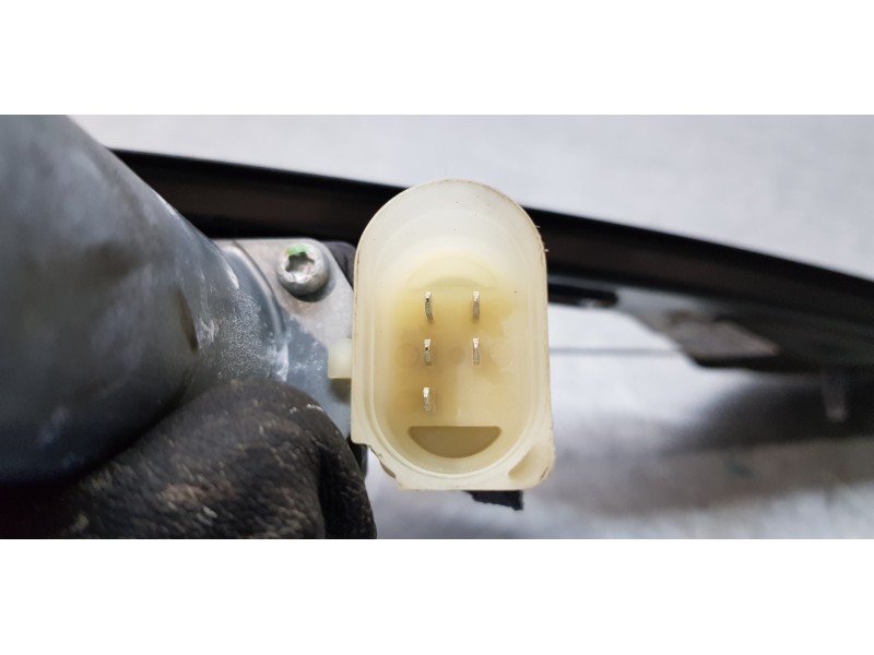 Recambio de elevalunas trasero derecho para bmw serie 1 lim. (f20) 116d efficientdynamics edition referencia OEM IAM 7242556  