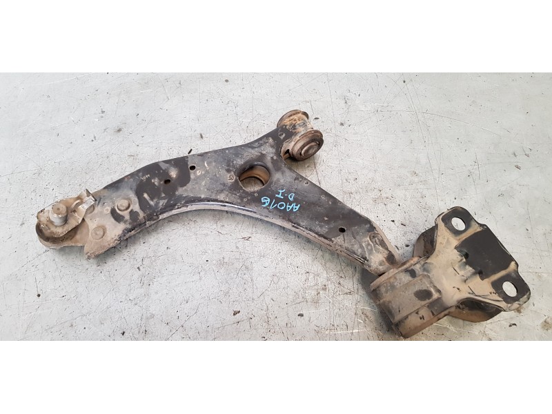 Recambio de brazo suspension inferior delantero izquierdo para volvo v40 básico referencia OEM IAM 31277620  