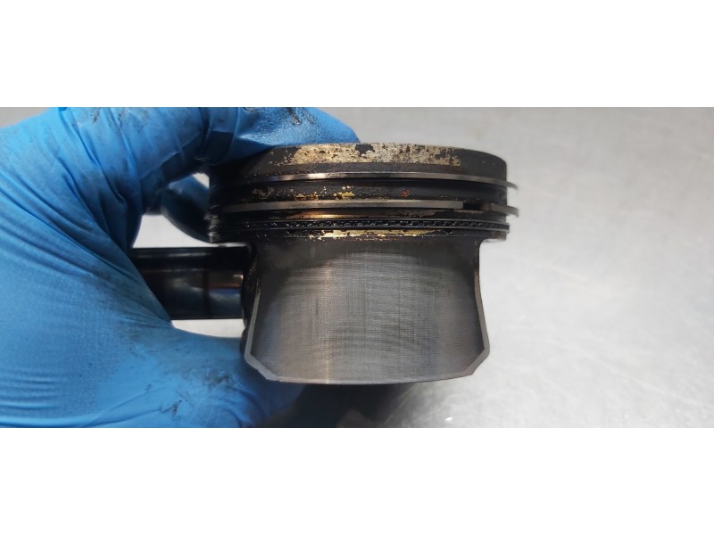Recambio de piston para volkswagen golf vi (5k1) sport referencia OEM IAM 03C107065BF   Recambio de piston para volkswagen golf vi (5k1) sport referencia OEM IAM 03C107065BF
