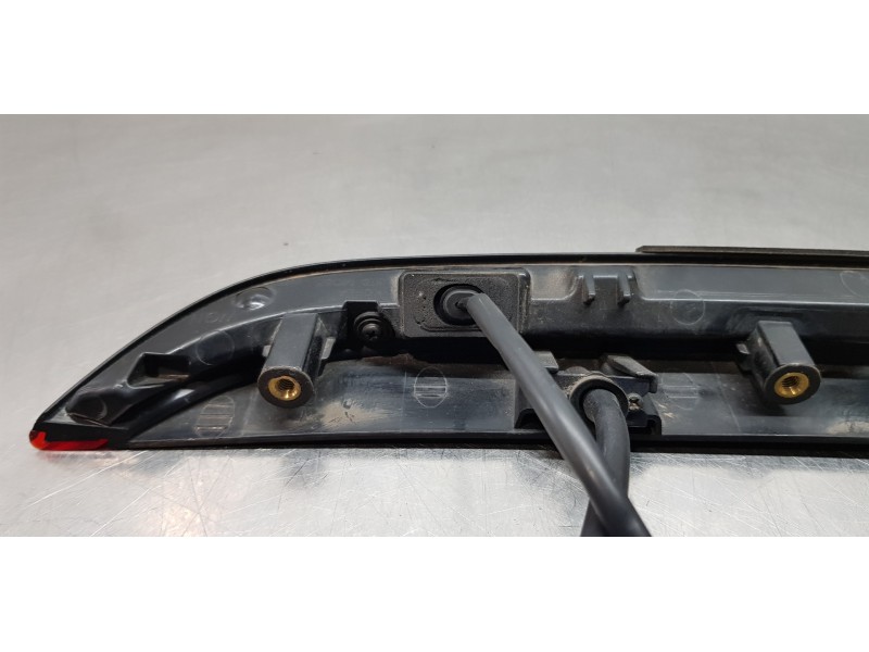 Recambio de luz central de freno para kia ceed sportswagon tech referencia OEM IAM 92700J7100  