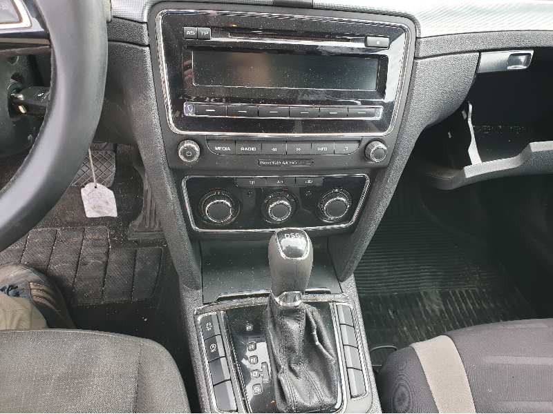 skoda superb combi (3t5) del año 2009